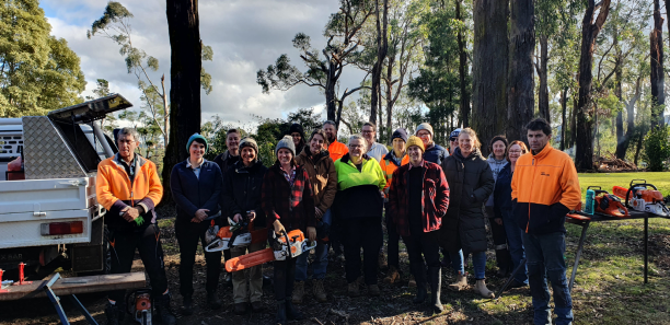 Group photo of Safe Sawing in the ‘Boo training session participants with TAFE Gippsland forestry educators